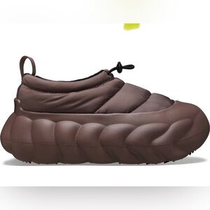 Crocs OVERPUFF SHORTY